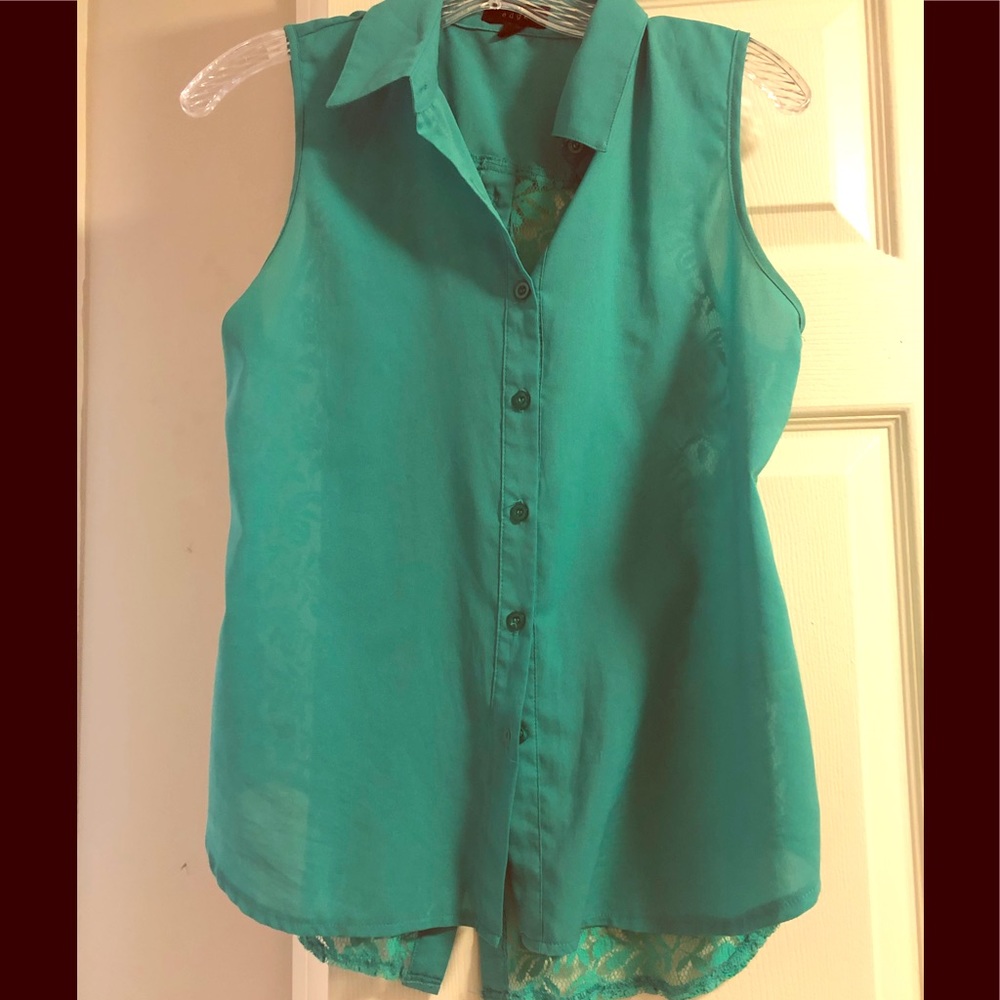 Edge Seafoam Lace Collared Sleeveless Top